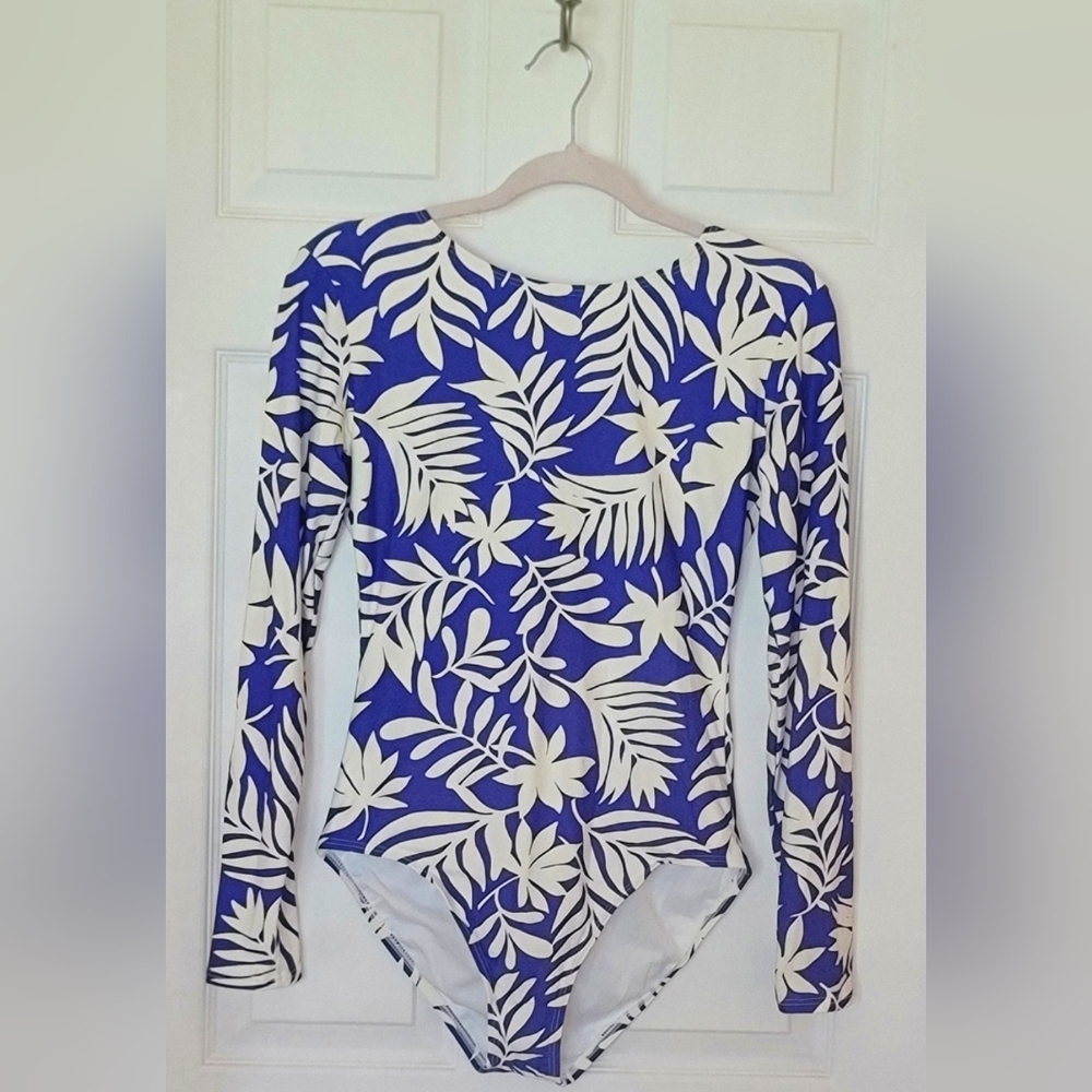 NWT Kate Spade Women One-piece Long Sleeve Rash Guard Blue Berry Swimwear 🩱🌊